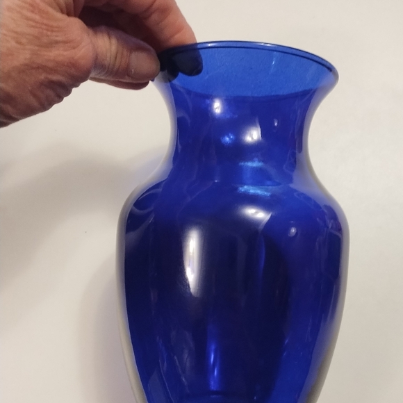Vintage Anchor Hocking Glass Cobalt Blue 8" Tall Flared Urn Style Flower Vase - Picture 4 of 8